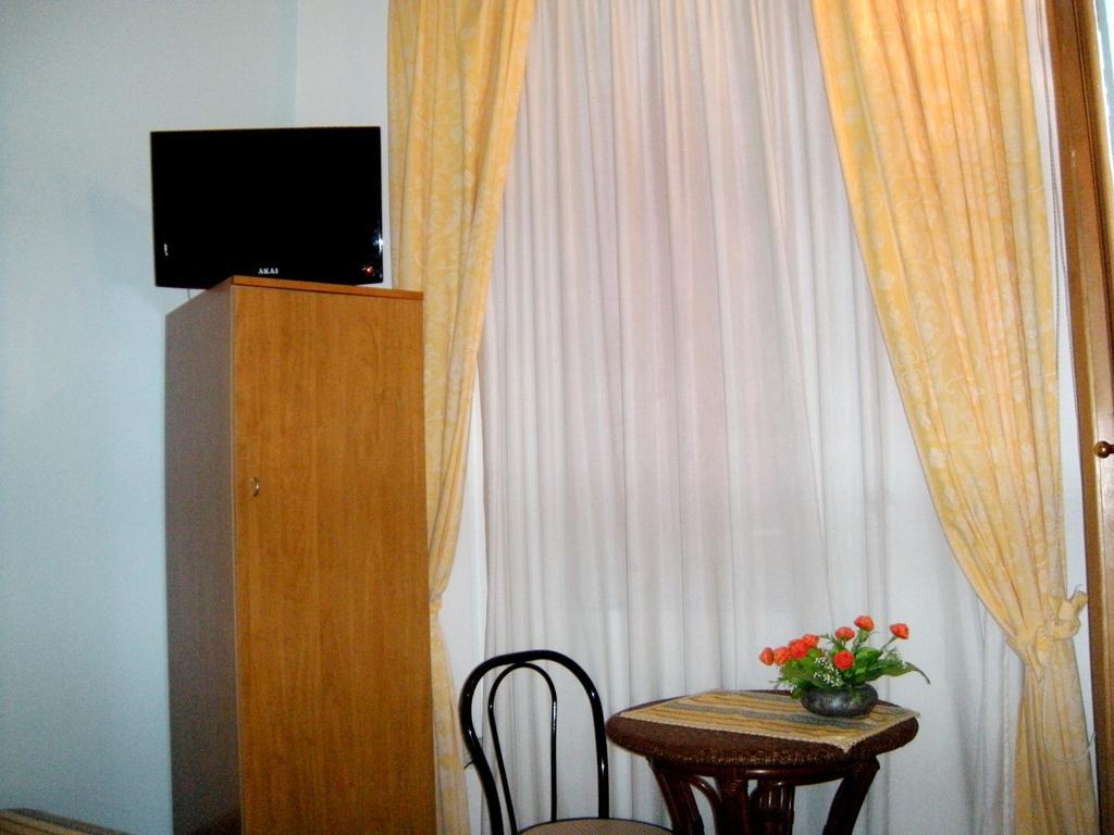 Hotel La Calabrese Isola Di Capo Rizzuto Zimmer foto